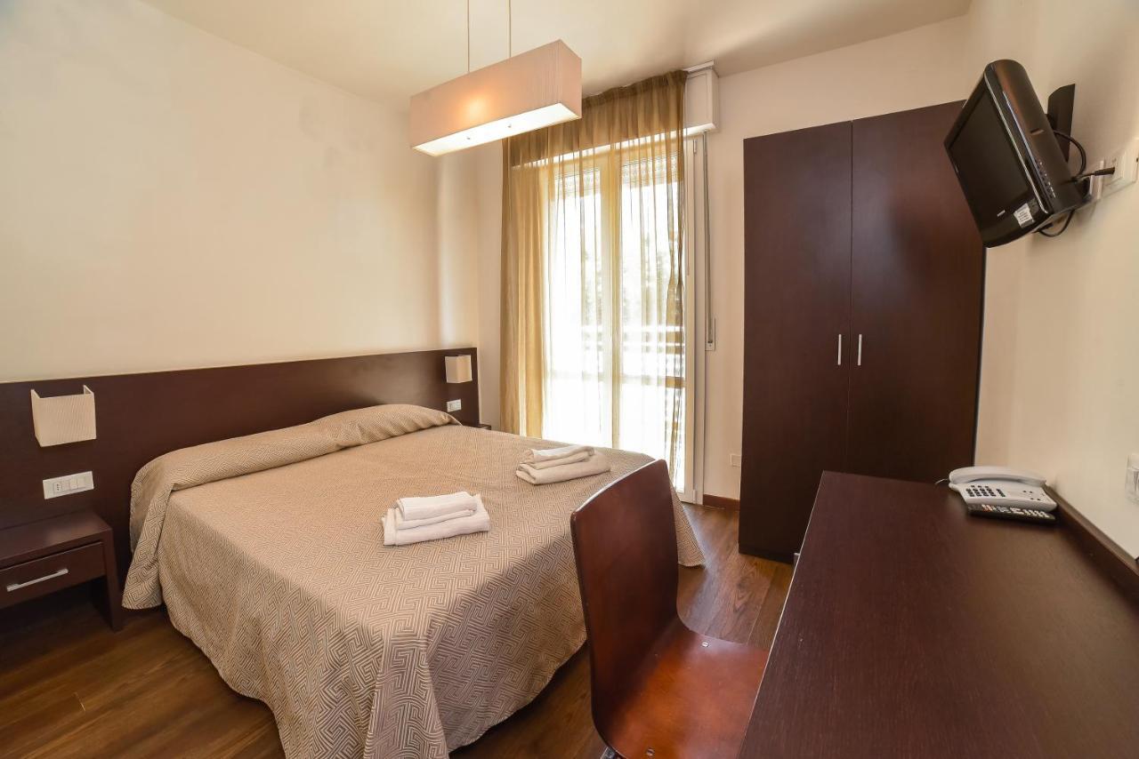 Hotel Diamante Cesenatico Esterno foto