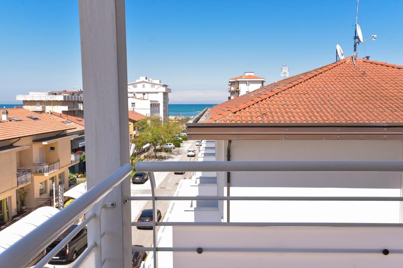 Hotel Diamante Cesenatico Esterno foto