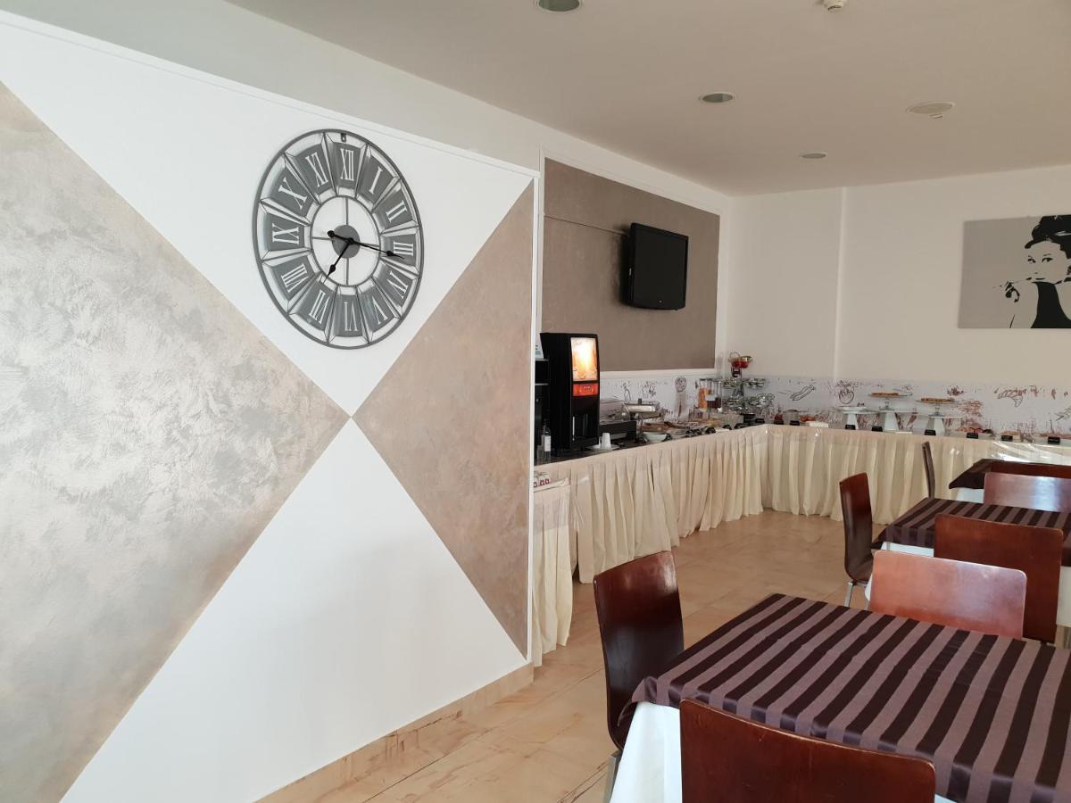 Hotel Diamante Cesenatico Esterno foto