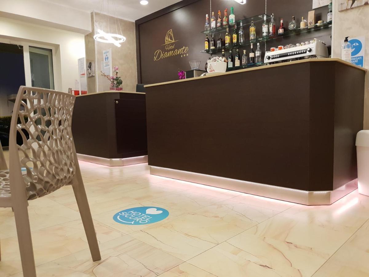 Hotel Diamante Cesenatico Esterno foto
