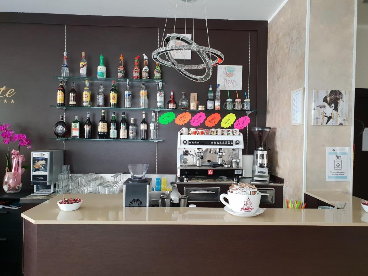 Hotel Diamante Cesenatico Esterno foto