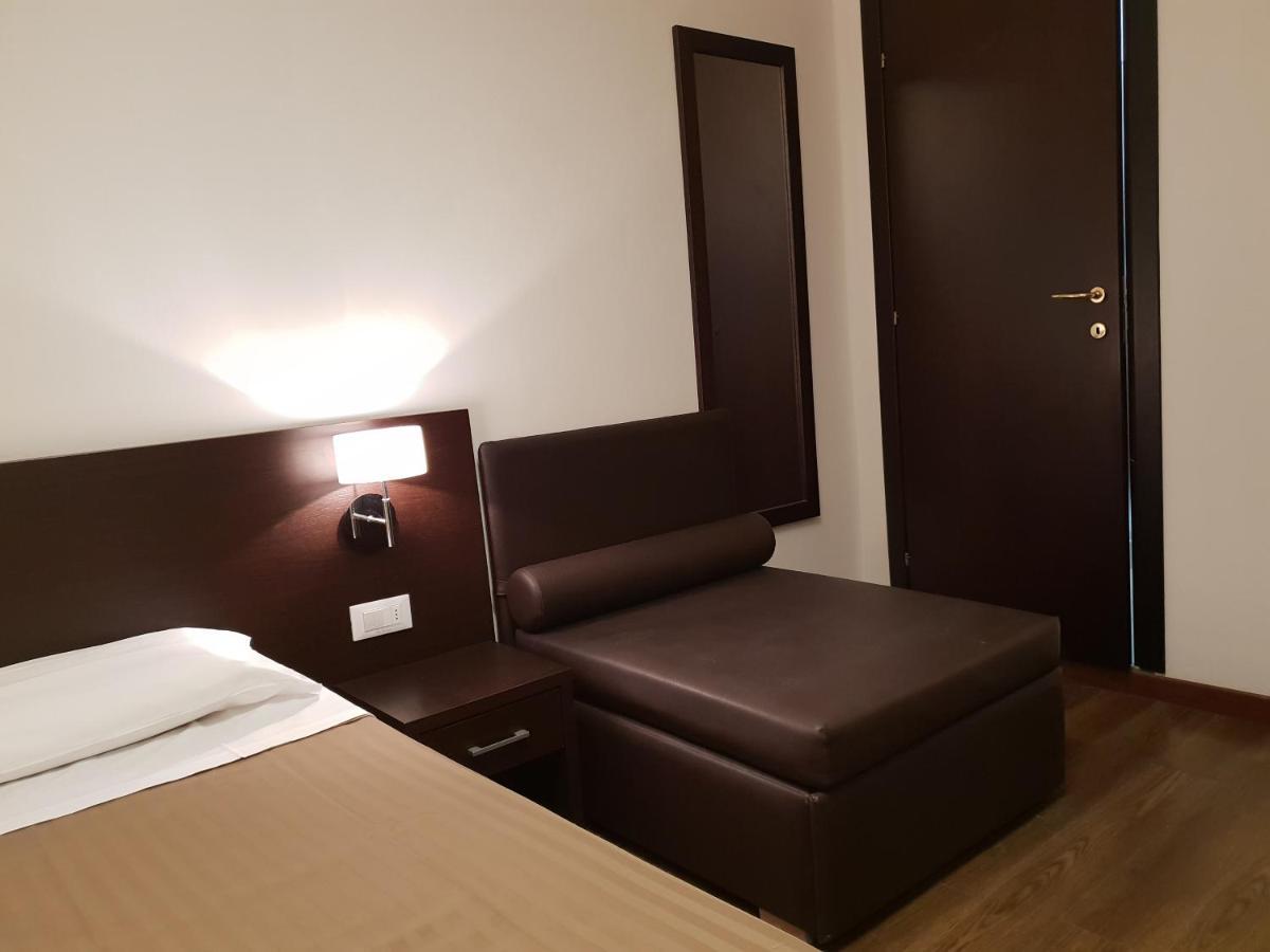 Hotel Diamante Cesenatico Esterno foto