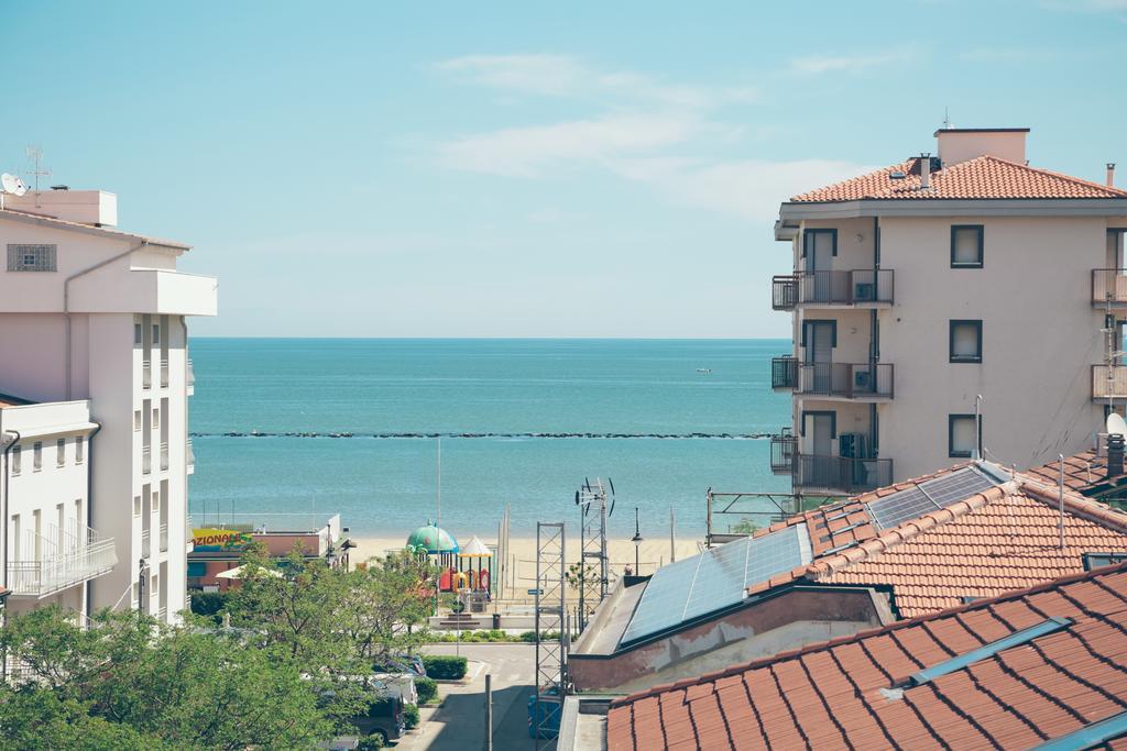 Hotel Diamante Cesenatico Esterno foto
